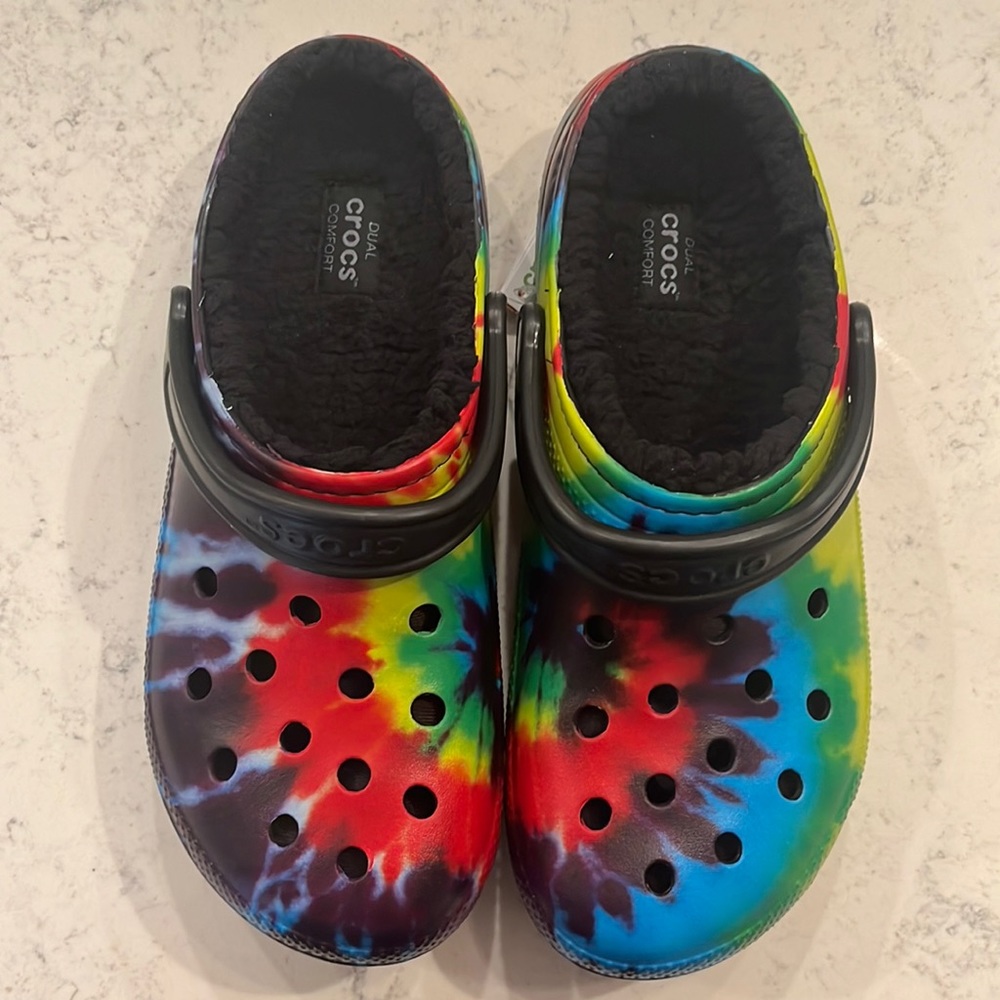 Classic lined tye die clog